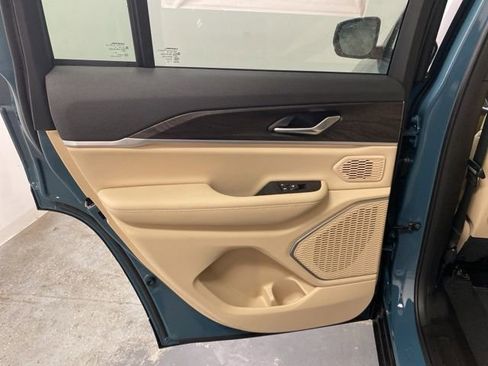 New 2026 Jeep Grand Cherokee Limited image 23