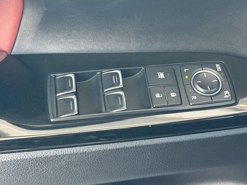 Used 2016 Lexus LX 570 4WD w/ Luxury Package image 13