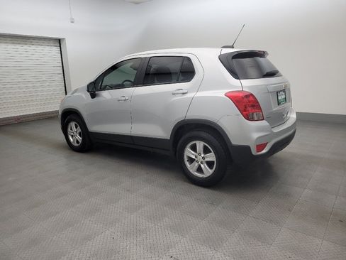 Used 2022 Chevrolet Trax LS w/ Tint and Cruise Package FWD image 3