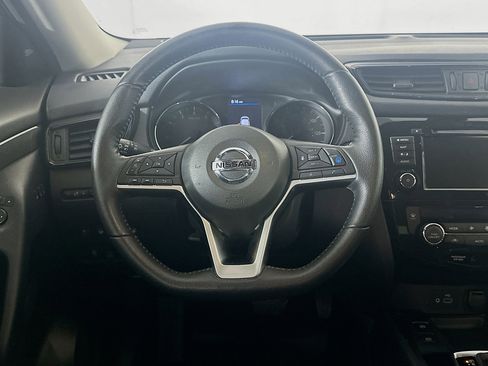 Used 2019 Nissan Rogue SV w/ Premium Package image 17