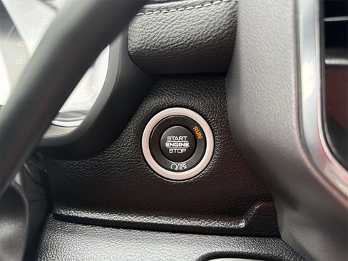 Used 2024 RAM 2500 Laramie w/ Night Edition image 27