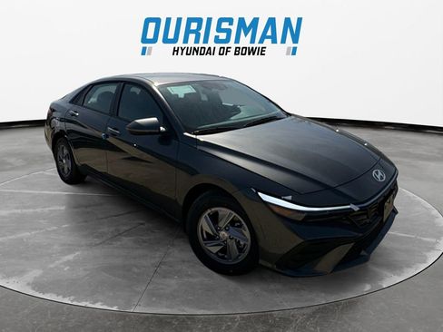 New 2026 Hyundai Elantra SE FWD image 1