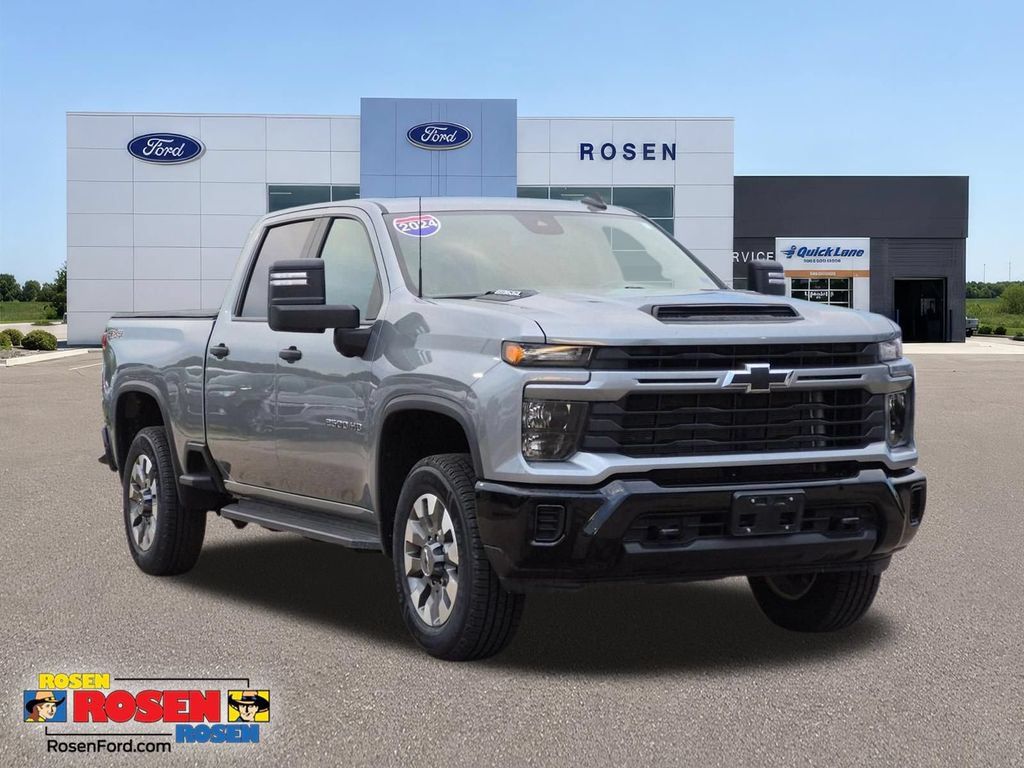 Used 2024 Chevrolet Silverado 2500 Custom w/ Custom Convenience Package AWD/4WD image 1
