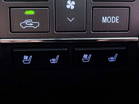 Used 2015 Toyota Tundra Platinum AWD/4WD image 8