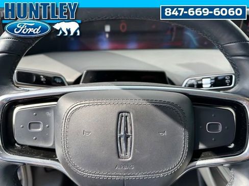 Used 2024 Lincoln Nautilus Reserve AWD/4WD image 30