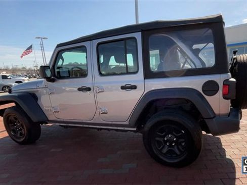 Used 2021 Jeep Wrangler Unlimited Sport image 7