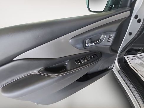 Used 2020 Nissan Murano SL w/ Moonroof Package AWD/4WD image 10