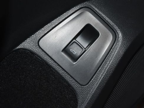 Used 2024 Volkswagen Tiguan SE R-Line image 6