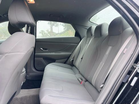 Used 2024 Hyundai Elantra SEL FWD image 13