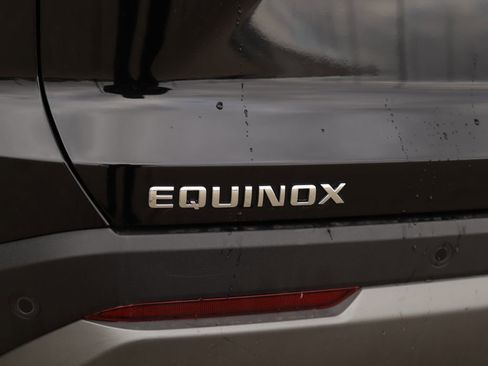 Used 2025 Chevrolet Equinox LT FWD image 33