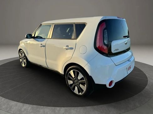 Used 2014 Kia Soul ! FWD image 6