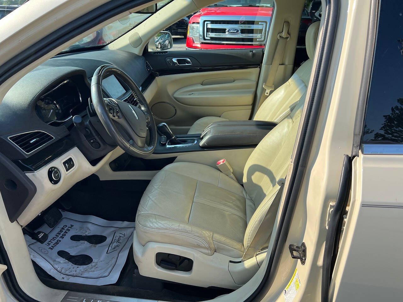 Used 2014 Lincoln MKT AWD w/ Equipment Group 201A image 5