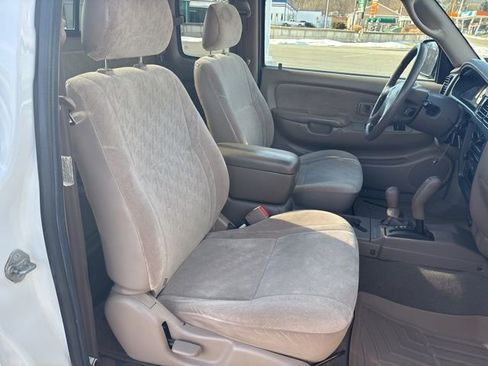 Used 2004 Toyota Tacoma 4x4 Xtracab V6 image 12