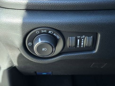 New 2026 Chrysler Pacifica Limited image 27