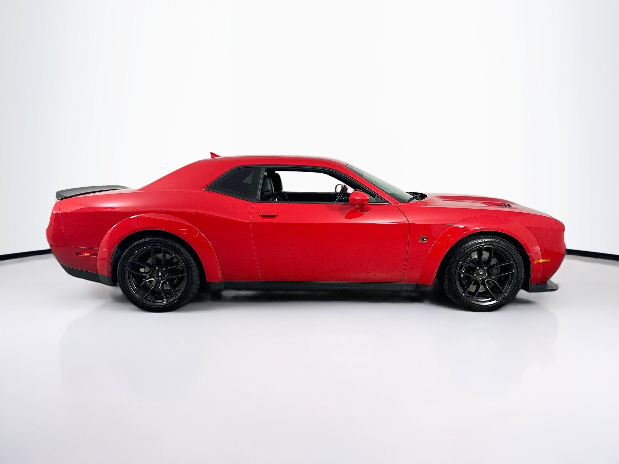 Used 2022 Dodge Challenger R/T Scat Pack RWD image 4