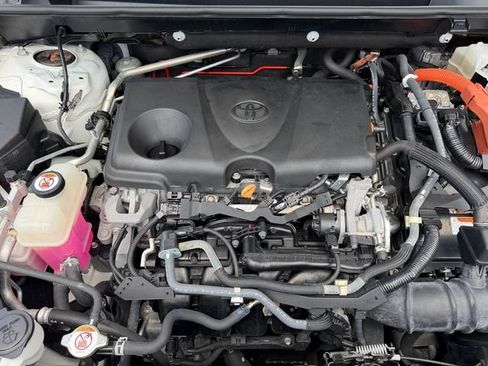 Used 2021 Toyota RAV4 XLE Premium AWD/4WD image 20