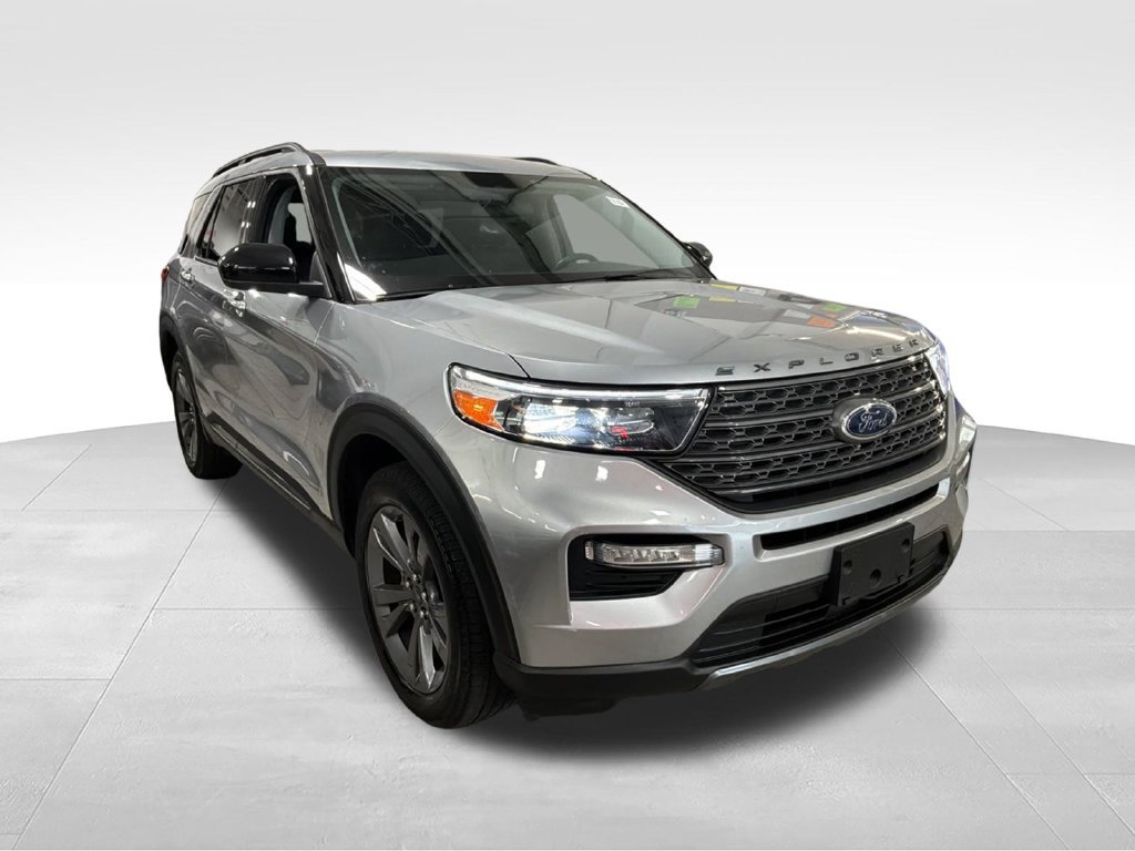 Used 2023 Ford Explorer XLT w/ Equipment Group 202A AWD/4WD image 10
