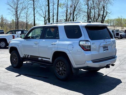 Used 2018 Toyota 4Runner SR5 Premium AWD/4WD image 27