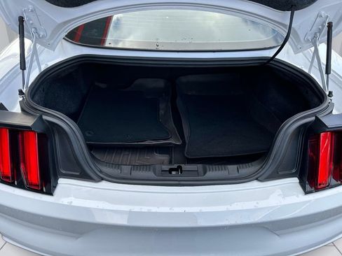 Used 2017 Ford Mustang Coupe image 12