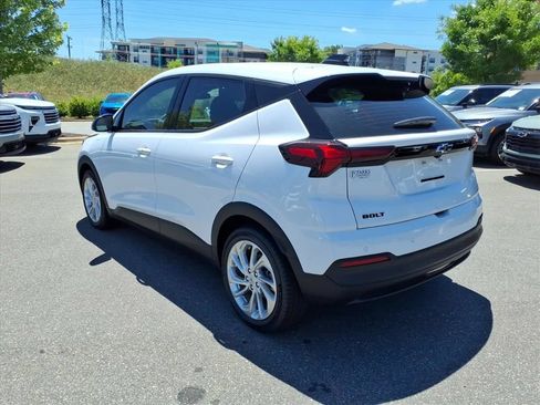New 2027 Chevrolet Bolt LT w/ Comfort Package FWD image 30