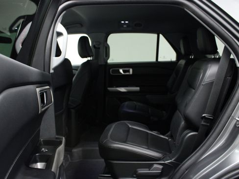 Used 2023 Ford Explorer XLT w/ Equipment Group 202A image 13