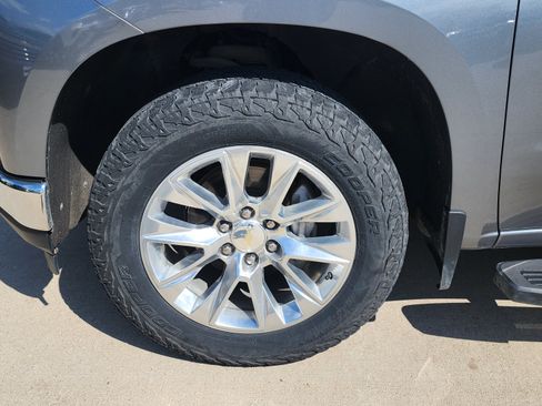 Used 2021 Chevrolet Silverado 1500 LTZ w/ Technology Package AWD/4WD image 10