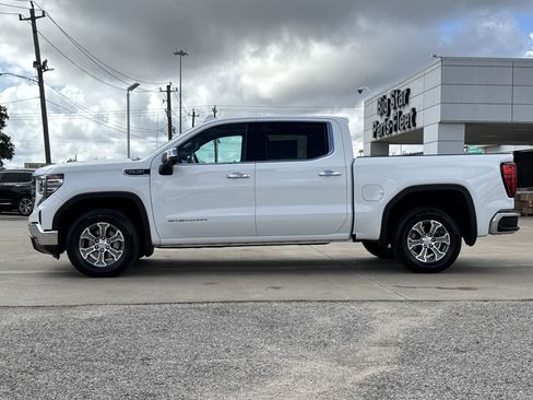 Used 2024 GMC Sierra 1500 SLT image 14