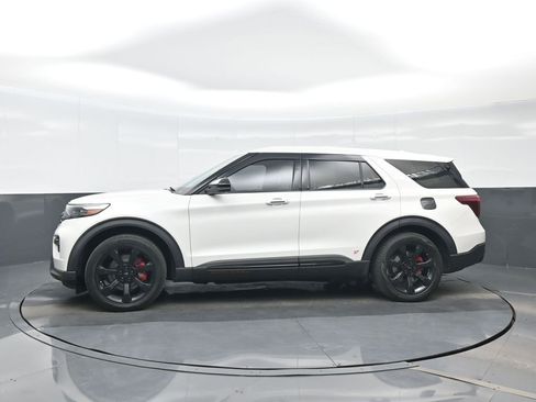 Used 2022 Ford Explorer ST w/ Equipment Group 401A RWD image 3