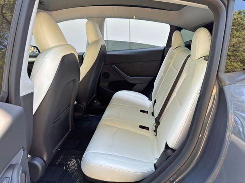Used 2023 Tesla Model Y Long Range image 41