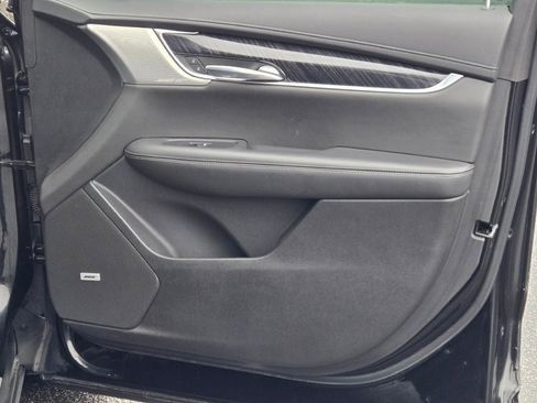 Used 2021 Cadillac XT6 Premium Luxury image 4