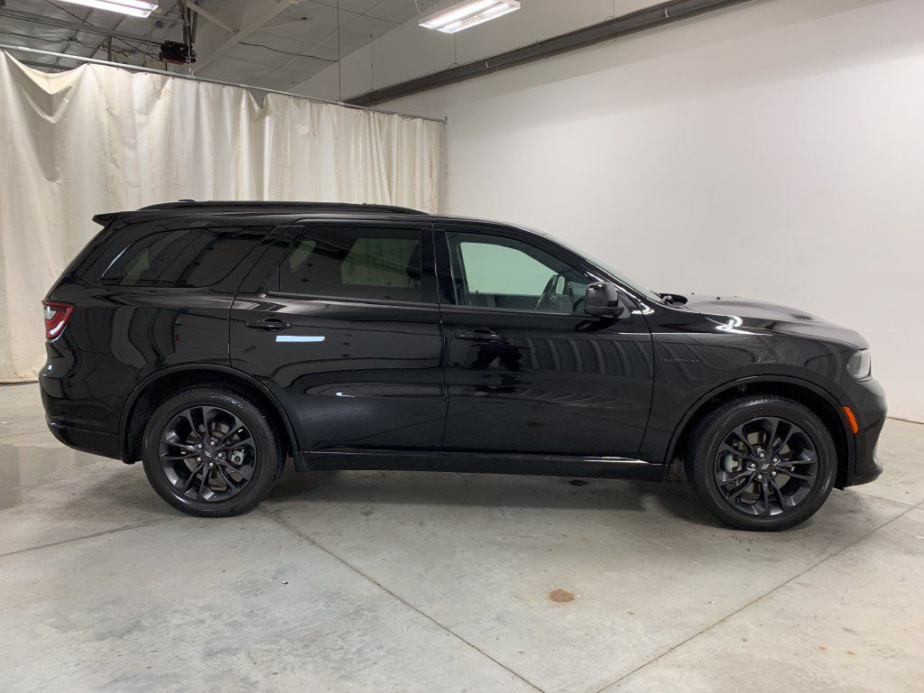 Used 2023 Dodge Durango R/T w/ Blacktop Package AWD/4WD image 11