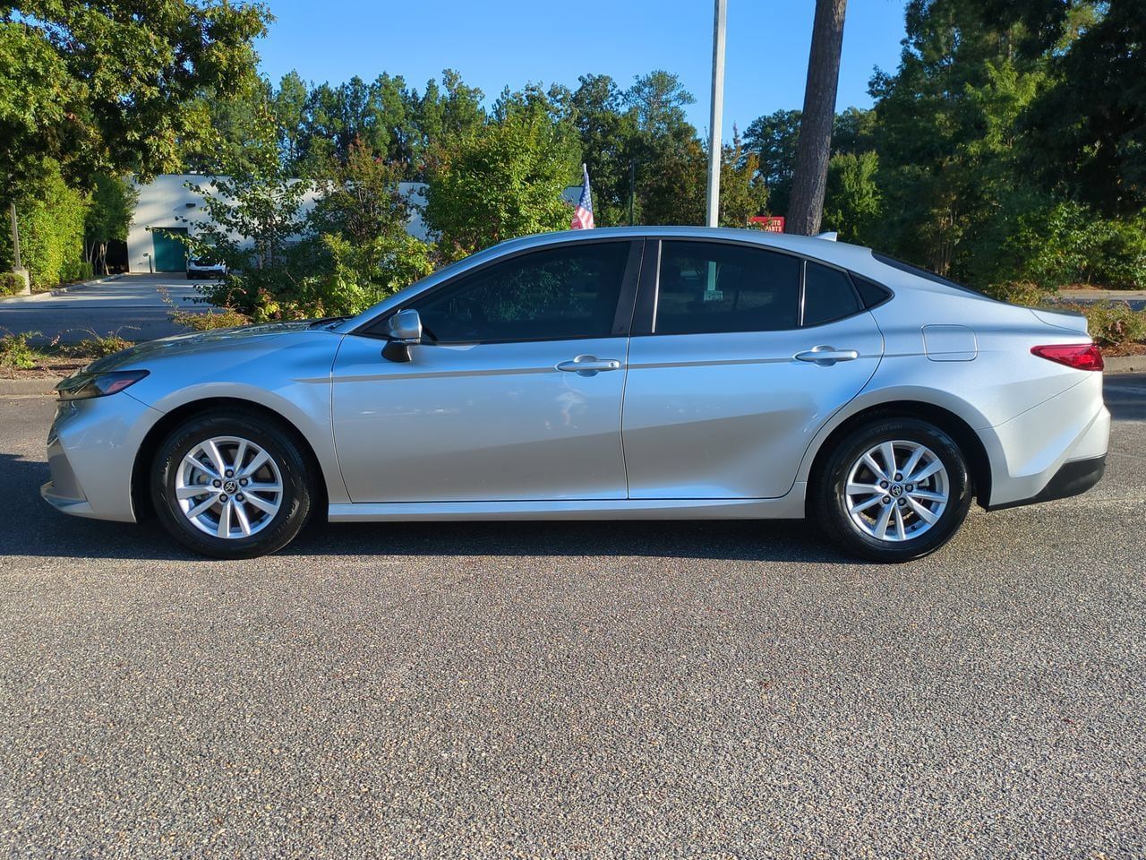 Used 2026 Toyota Camry LE FWD image 7