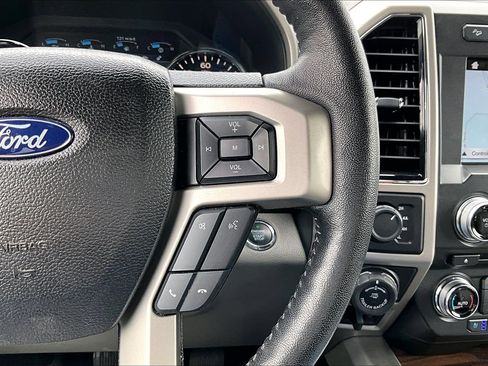 Used 2018 Ford F150 Lariat w/ Equipment Group 502A Luxury AWD/4WD image 18