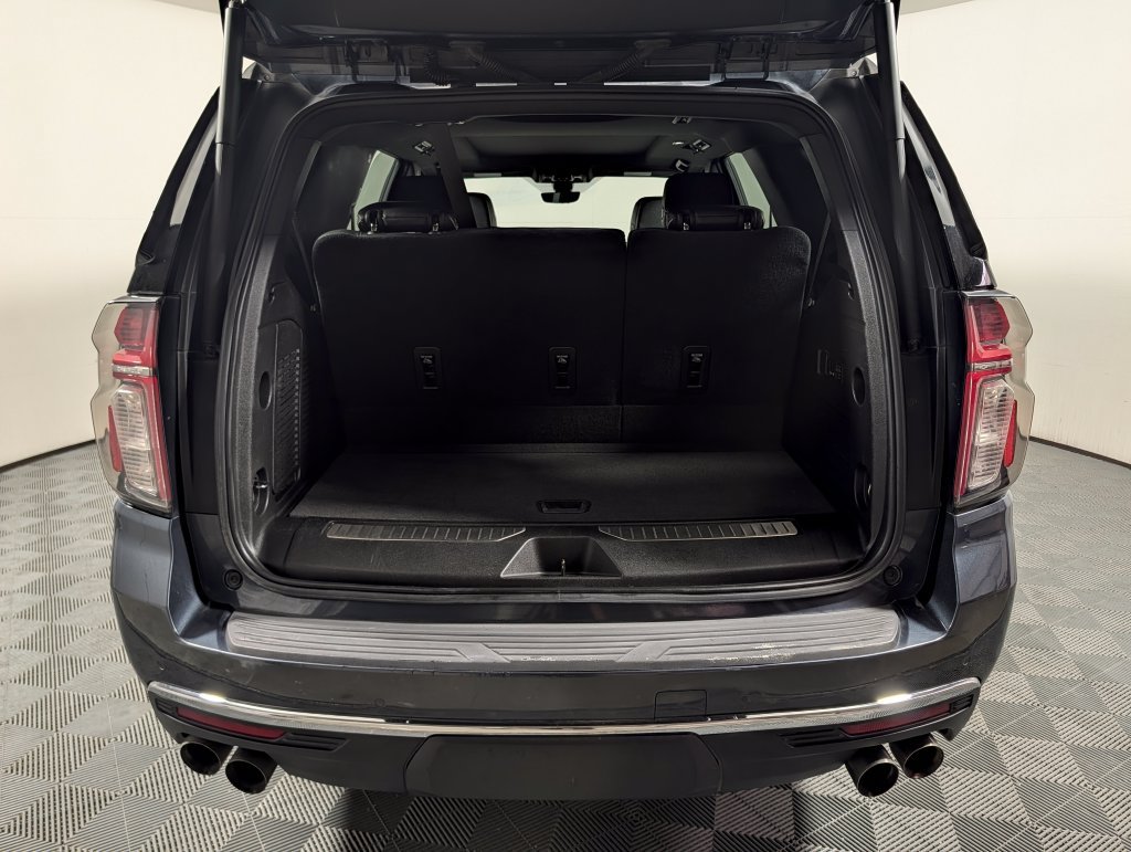 Used 2021 Chevrolet Tahoe Premier w/ Premium Package RWD image 5