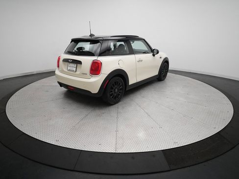 Used 2017 MINI Cooper 2-Door Hardtop image 34