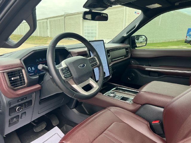 Used 2024 Ford Expedition Limited RWD image 30