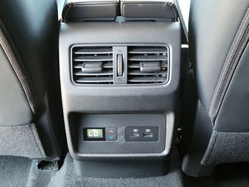 Used 2023 Nissan Rogue SL w/ SL Premium Package FWD image 16