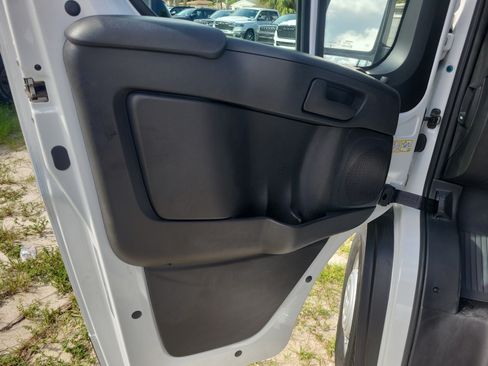 Used 2025 RAM ProMaster 2500 w/ Safety Group FWD image 10