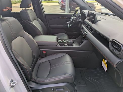 Certified 2026 Honda Pilot TrailSport image 25
