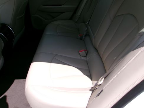 Used 2017 Buick LaCrosse Premium FWD image 9
