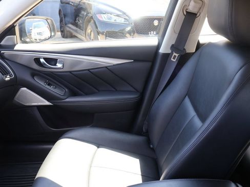 Used 2017 INFINITI Q50 3.0t Premium RWD image 38