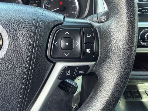 Used 2019 Toyota Highlander LE image 26