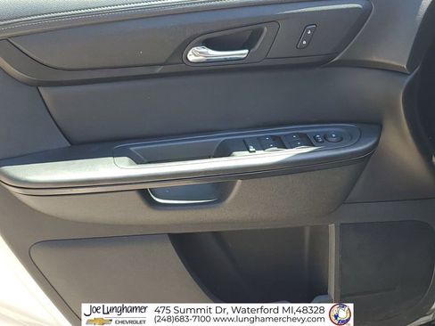 Used 2013 GMC Acadia SLE FWD image 22
