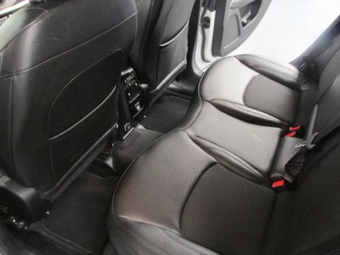 Used 2024 Jeep Compass Latitude image 25