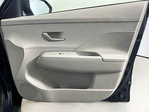 Used 2025 Hyundai Kona SEL image 33