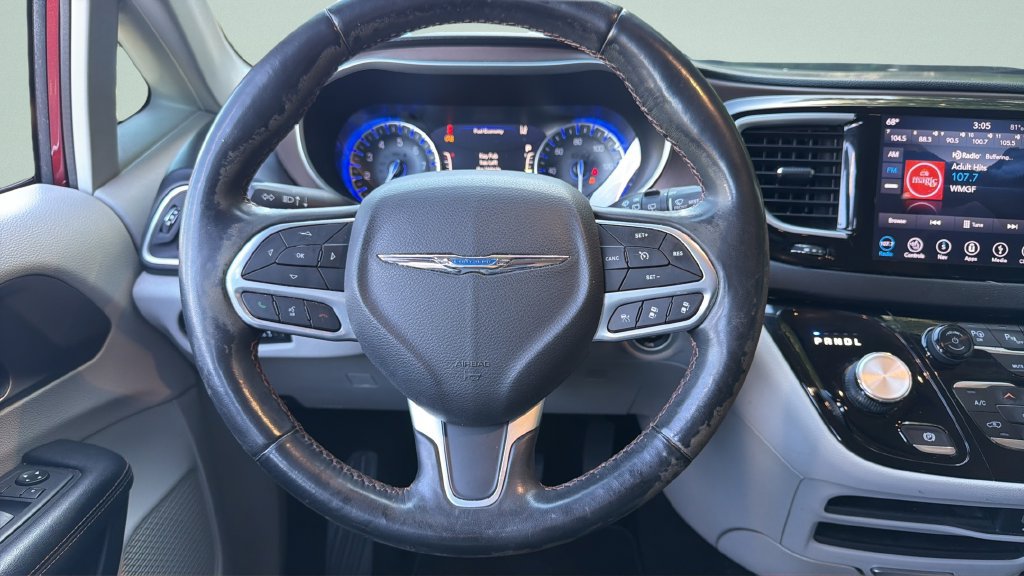 Used 2019 Chrysler Pacifica Touring-L w/ Advanced Safetytec Group FWD image 16