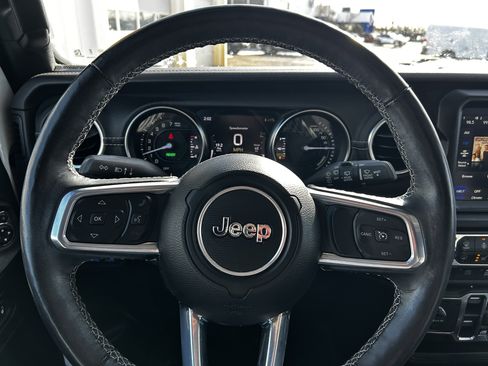 Used 2023 Jeep Wrangler Sahara w/ Cold Weather Group image 18