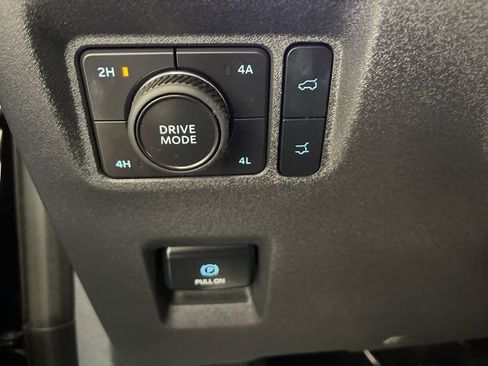 Used 2025 Ford Expedition Max Platinum AWD/4WD image 15