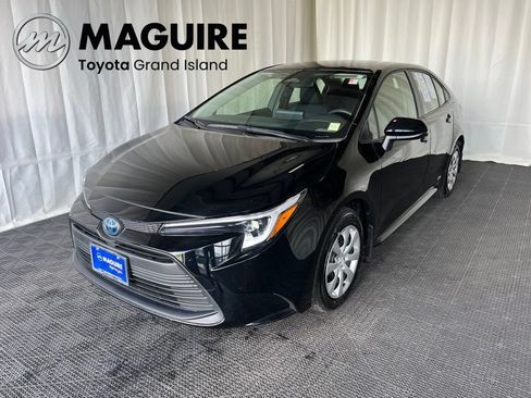 Used 2024 Toyota Corolla LE AWD/4WD image 1