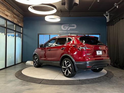 Used 2021 Nissan Rogue Sport SL image 5